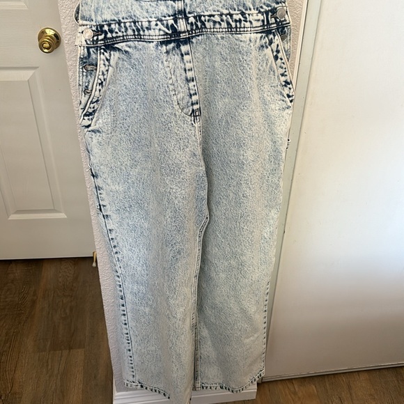Forever 21 Acid Wash Overalls NWOT - Picture 5 of 11